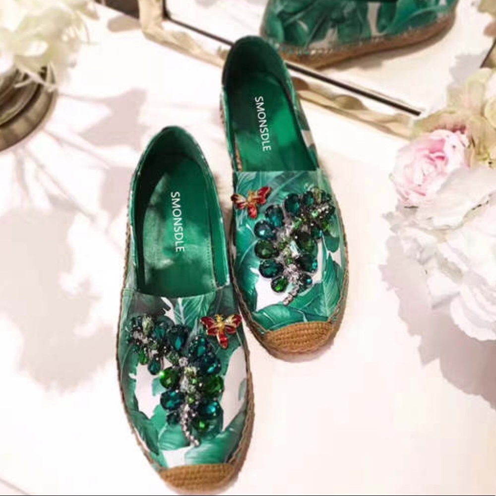 Women’s stylish and comfy espadrilles💚🤩